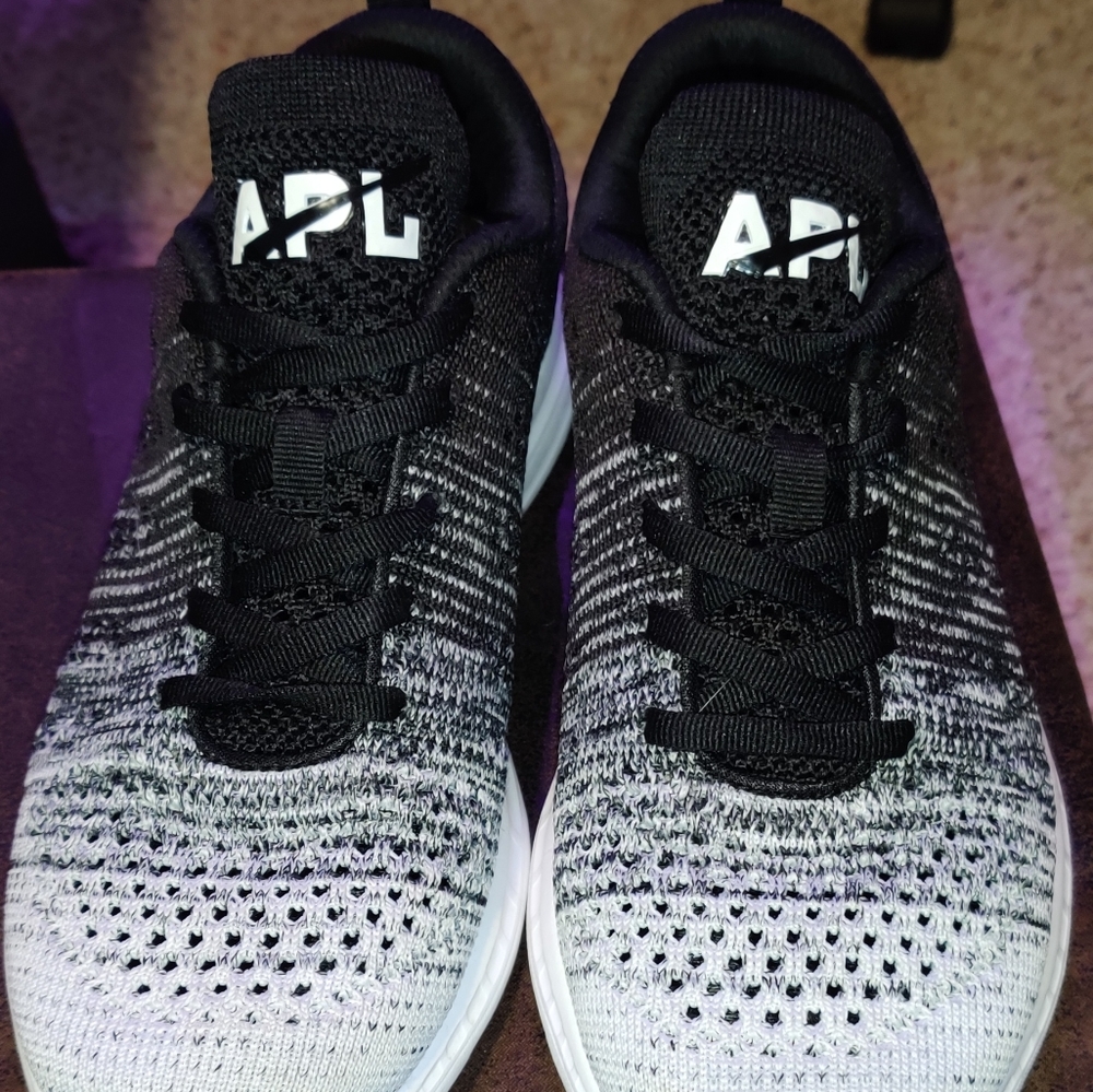 Lulu lemon sneakers